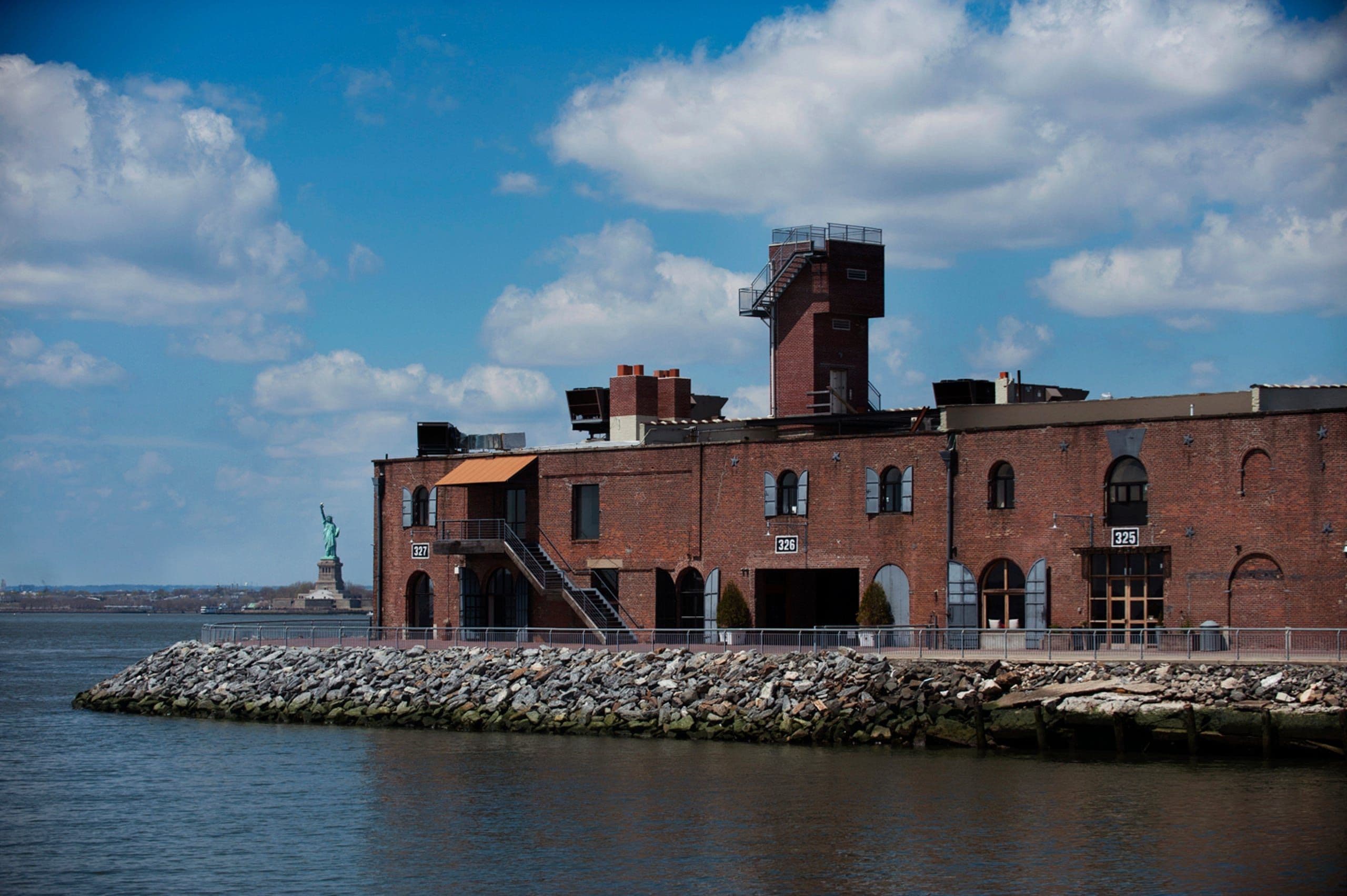 Mark Snyder’s Red Hook Winery has the swagger of New York City